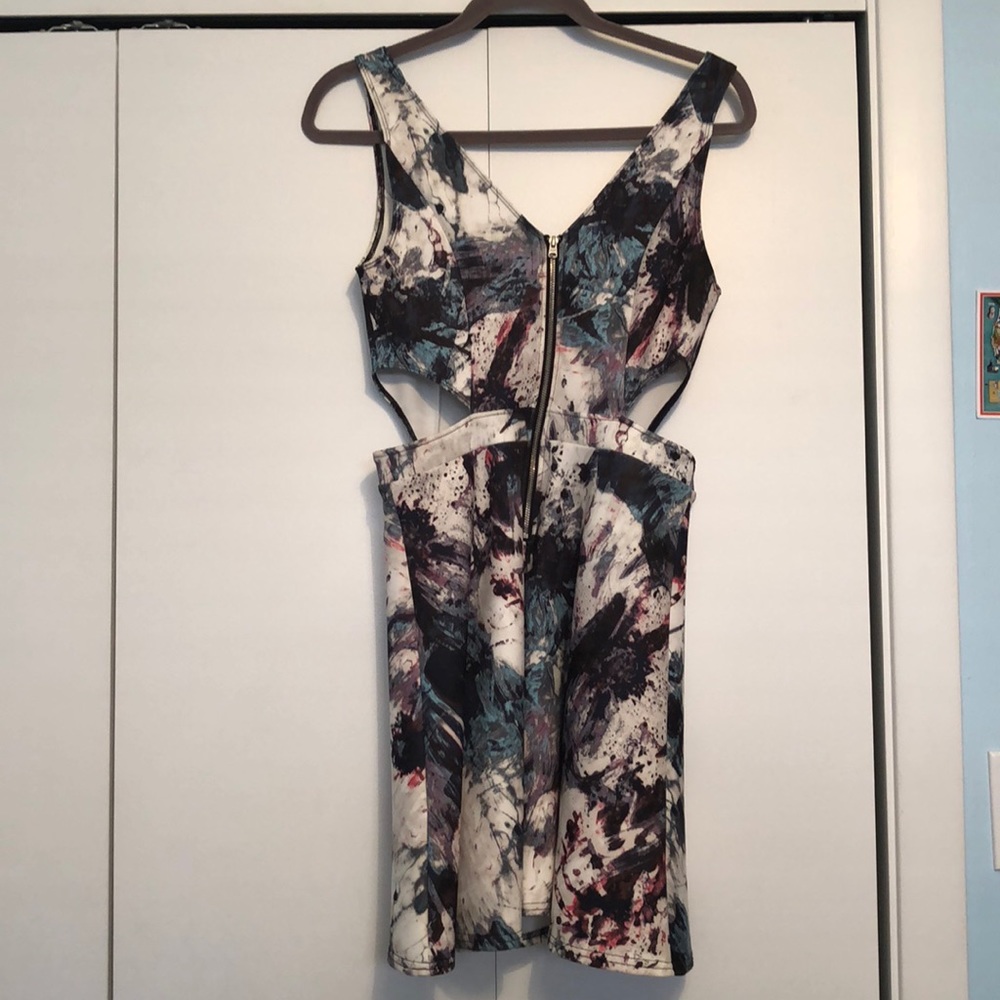 Dress - Picture 2 of 3